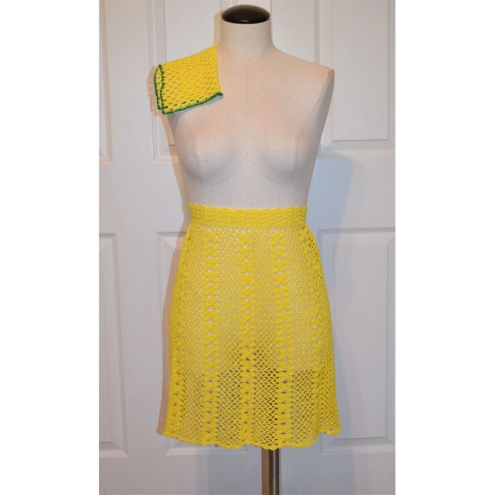 Vintage Ladies Hand Crocheted Yellow‎  1/2 Apron & Dish Cloth